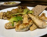 Foto del paso 4 de la receta: Salteado de verduras con tofu, acompañado con tiras de pollo