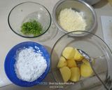 Foto langkah ke 1 dari resep Cheesy Potato Stick.
