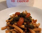 Foto del passaggio 4 della ricetta Sedanini di farina di lenticchie e code di finocchietto
