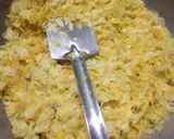 A picture of step 1 of મઠીયા પાપડ પૌવા.