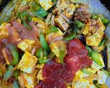 A picture of step 3 of Chilli paneer semi gravy.