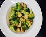 Foto langkah ke 7 dari resep Brokoli cah Edamame dan Tahu.