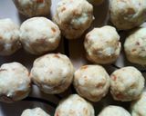 A picture of step 4 of Yam Balls.