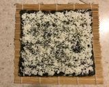 Foto del paso 15 de la receta: California Roll ~Sushi de Aguacate y Surimi (No es Estilo Japonés)~