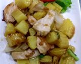 รูปขั้นตอนการทำที่ 7 ของ ไก่ผัดมันฝรั่งกระเทียม