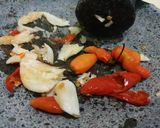 Foto langkah ke 4 dari resep Ayam Geprek &  Cheesy Scramble Egg.