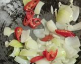 Foto langkah ke 3 dari resep Ayam Goreng Kunyit Malaysia.