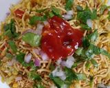 A picture of step 3 of Bhel puri.