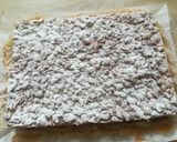 Ciasto z budyniem, owocami, bezą i kruszonką krok przepisu 5 zdjęcie