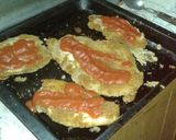 Foto del paso 4 de la receta: Milanesa con queso y puré de tomate🍅