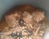 Foto del paso 16 de la receta: Pollo de corral con setas y ciruelas