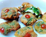 A picture of step 8 of Cheesy palak fritters.