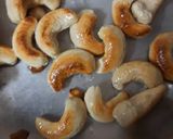A picture of step 3 of Masala fried Cashews.