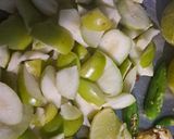 A picture of step 1 of Plum chutney.
