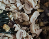 Foto del paso 3 de la receta: Berenjenas con champiñones 🍆 🍄Berenjenas salteadas en AOVE con champignones, ajo y perejil 🍆 BBB