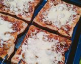 Foto langkah ke 2 dari resep Pizza Roti Gandum.