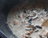Une image de l'étape 3 de Aiguillettes de canard sauce forestière crémeuse.