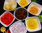 मसाला पुरी (Masala Puri recipe in marathi) रेसिपी स्टेप 1 फोटो 