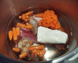 Foto del paso 5 de la receta: Puchero con pringá de ternera y pollo