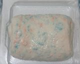 Foto langkah ke 6 dari resep Blue-Orange Sprinkles Sourdough Bread.