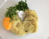 Foto langkah ke 2 dari resep Perkedel kentang, enak.