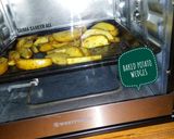 A picture of step 4 of Baked potato wedegs.