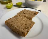 Foto del paso 2 de la receta: Tostas de guacamole y queso para el desayuno