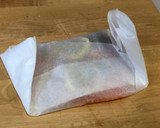 Foto del paso 1 de la receta: Salmón en papillote hecha en la sartén