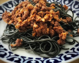 Foto del paso 4 de la receta: Spaghetti negros con falsa boloñesa (de soja texturizada)