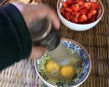 Gambar langkah 2 resipi Farmer Scramble Egg - Cendawan Butang & Capsicum Merah.