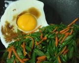 Foto langkah ke 3 dari resep Wortel Buncis Telur Orak Arik.