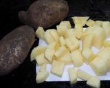 Foto del paso 1 de la receta: Tortilla de puré rellena con jamón y queso