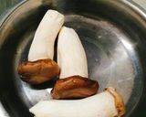 Hình bước làm 1 của món Nấm đùi gà chiên hoa cúc(món chay)