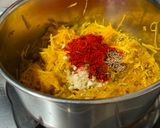 लाल भोपळ्याचे पराठे (Lal Bhoplyache Parathe Recipe In Marathi) रेसिपी स्टेप 3 फोटो 