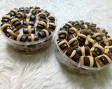 Foto langkah ke 8 dari resep Choco stick cookies.