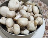 মাশরুম কষা (mushroom kosha recipe in Bengali) রেসিপির ধাপ 1 ছবি