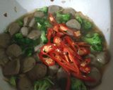 Foto langkah ke 3 dari resep Tumis broso (brokoli baso).