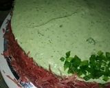 A picture of step 6 of Green chicken sandwich cake.