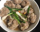 Hình bước làm 1 của món Bò né sốt xíu mại