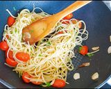 รูปขั้นตอนการทำที่ 6 ของ Salmon garlic honey lemon spaghetti