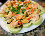 Foto del paso 6 de la receta: Patatas con mejillones y langostinos sobre alioli