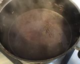 Une image de l'étape 3 de Bouillon violet au chou rouge et aromates du jardin (recette anti gaspi).