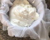 A picture of step 1 of Thick creamy tzatziki🇬🇷.