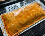 Foto del paso 9 de la receta: Hojaldre de pimientos asados al ajillo, setas y quesos, con top de pimentón dulce y chía