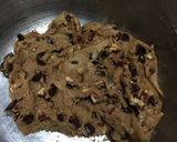 Foto langkah ke 5 dari resep Chewy Chocolate Chip Pecans Cookies.