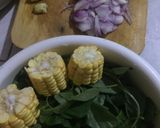 Foto langkah ke 2 dari resep Sayur Bening Bayam Jagung.