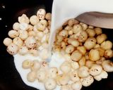 A picture of step 2 of Makhana Kheer.