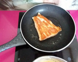 Foto del paso 3 de la receta: Salmón con salsa de almendra