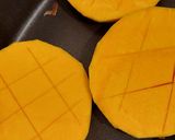 Une image de l'étape 1 de Tartine de butternut chèvre miel et pignon de pin.