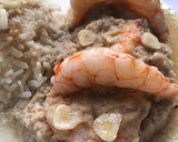 Foto del paso 10 de la receta: Pescado al horno, con salsa de setas, gambones al ajillo y arroz blanco